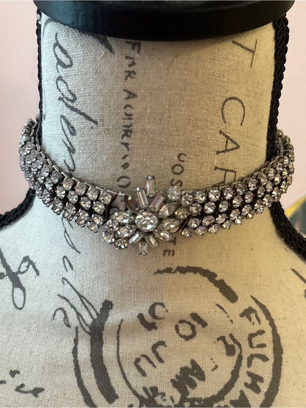 Sparkling Vintage Rhinestone Cluster Choker - Silver Tone
